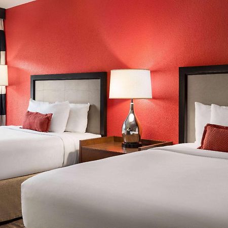 Ramada By Wyndham Albuquerque Airport Hotel Exterior photo