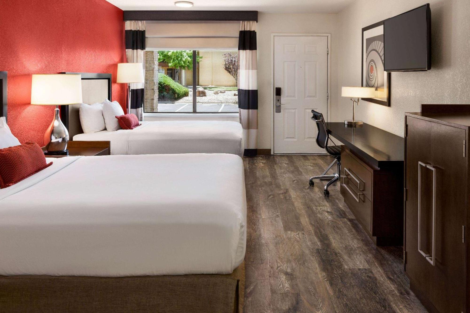 Ramada By Wyndham Albuquerque Airport Hotel Exterior photo