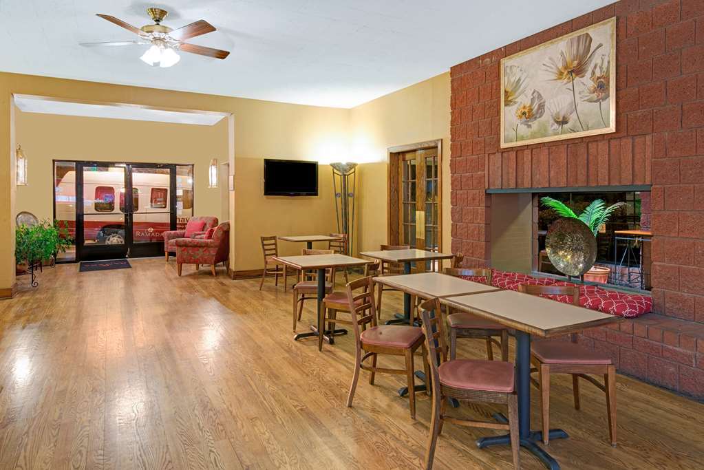 Ramada By Wyndham Albuquerque Airport Hotel Interior photo