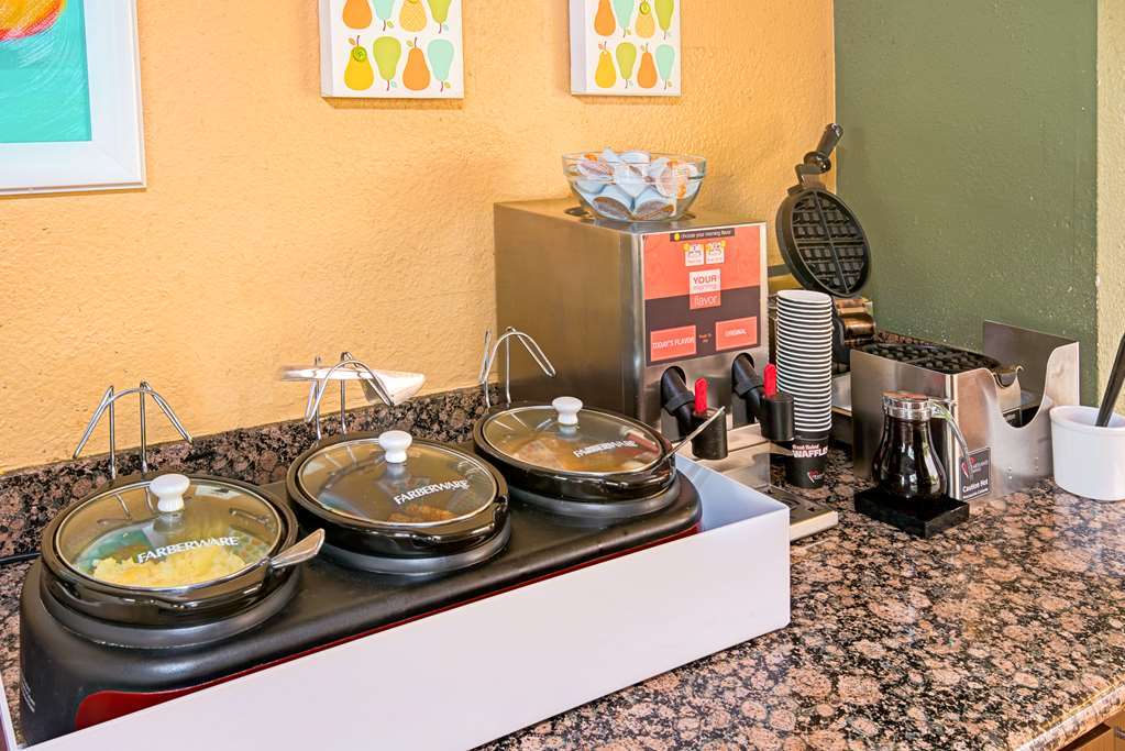 Ramada By Wyndham Albuquerque Airport Hotel Facilities photo